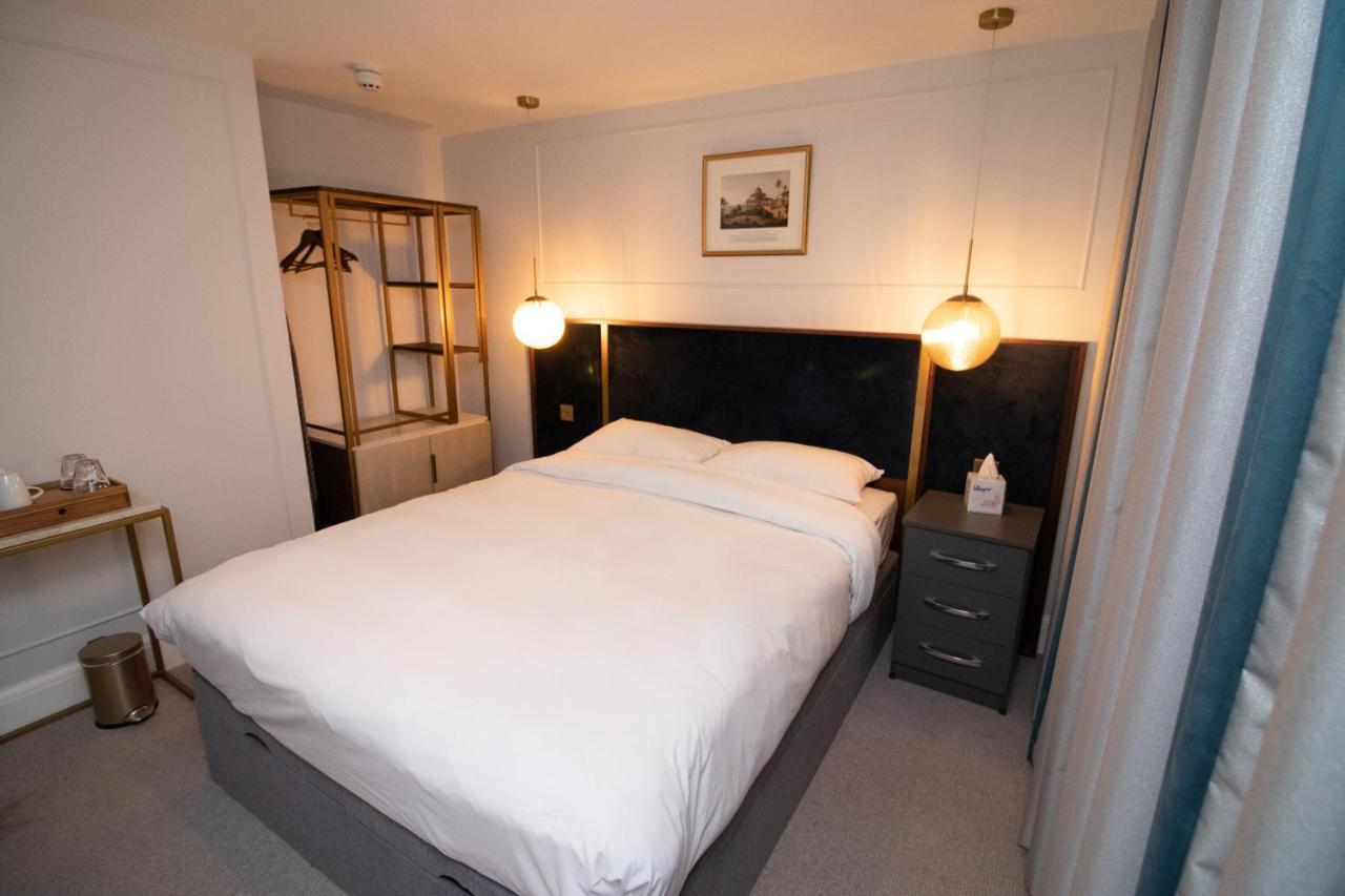 Hotel Three Falcons Londra