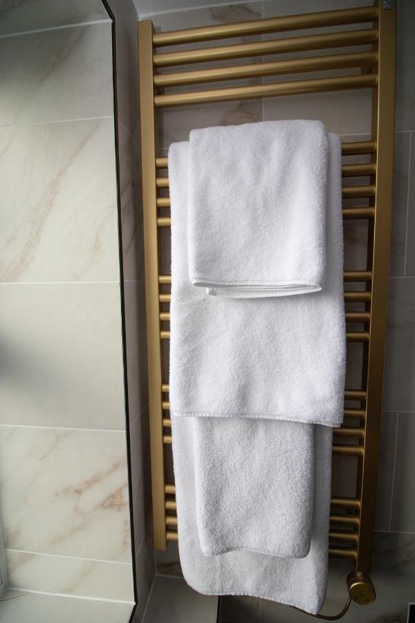 Hotel Three Falcons Londra
