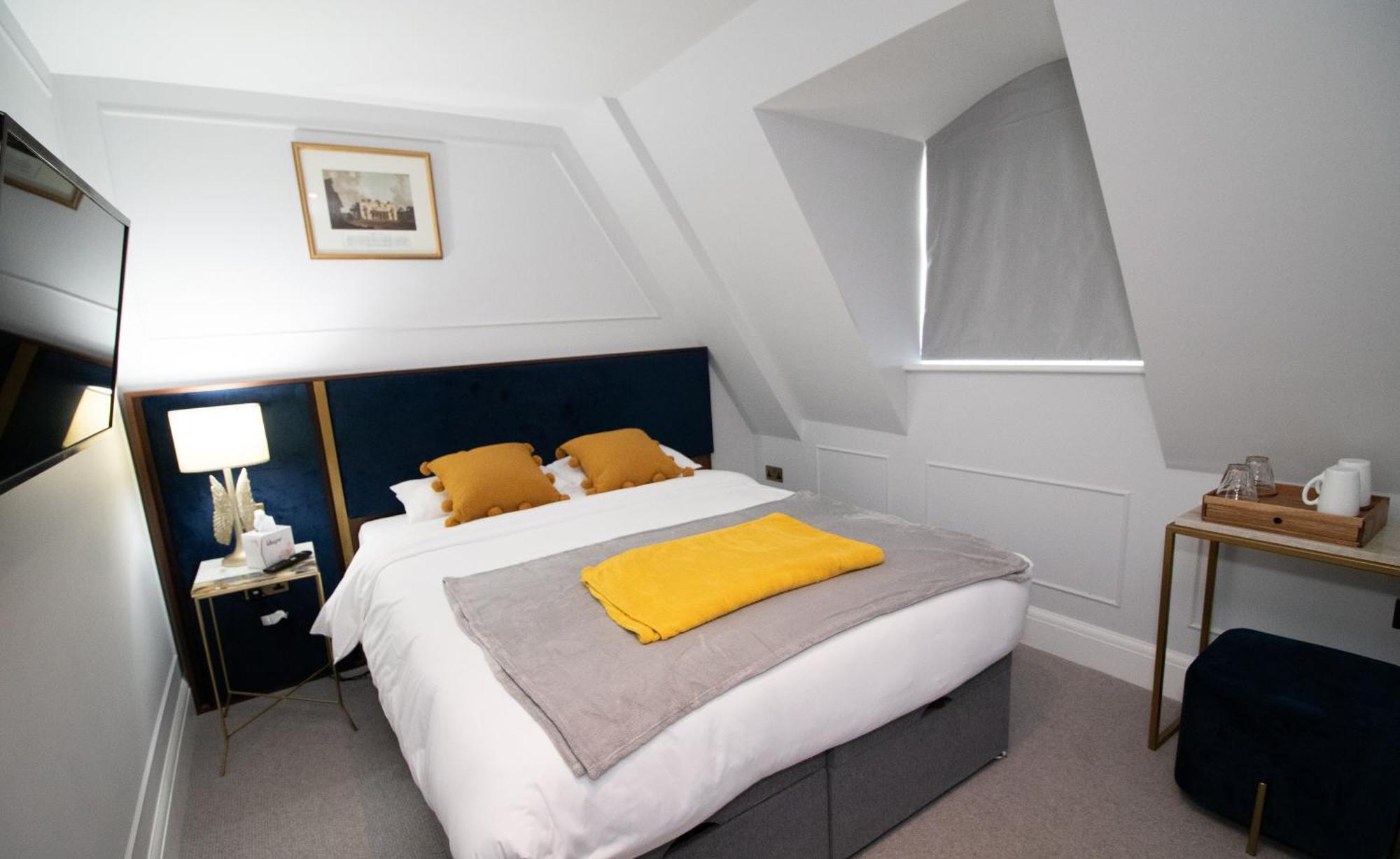 Three Falcons Hotel Londra